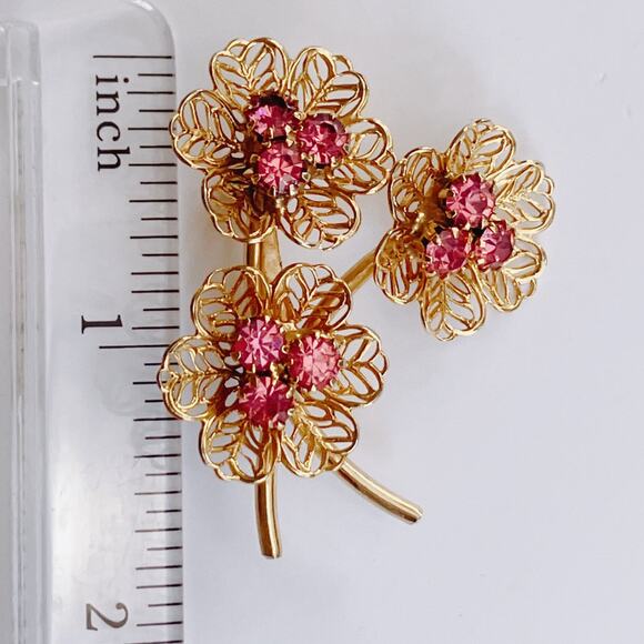 Vintage Mid Century Filigree Brooch Pink Rhinestone Floral Gold Tone 1950s 1960s - Picture 6 of 10